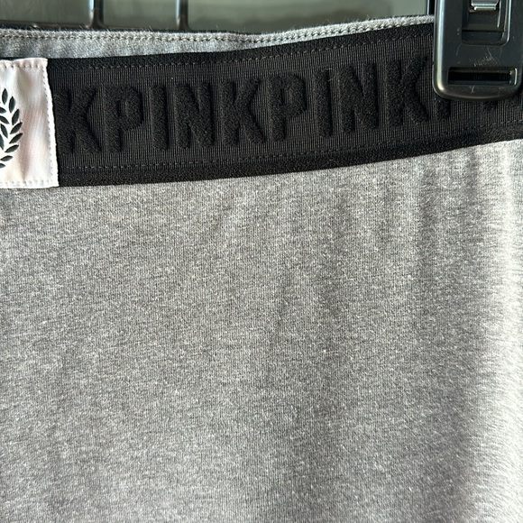 Victoria’s Secret- Pink - Yoga - Picture 4 of 6